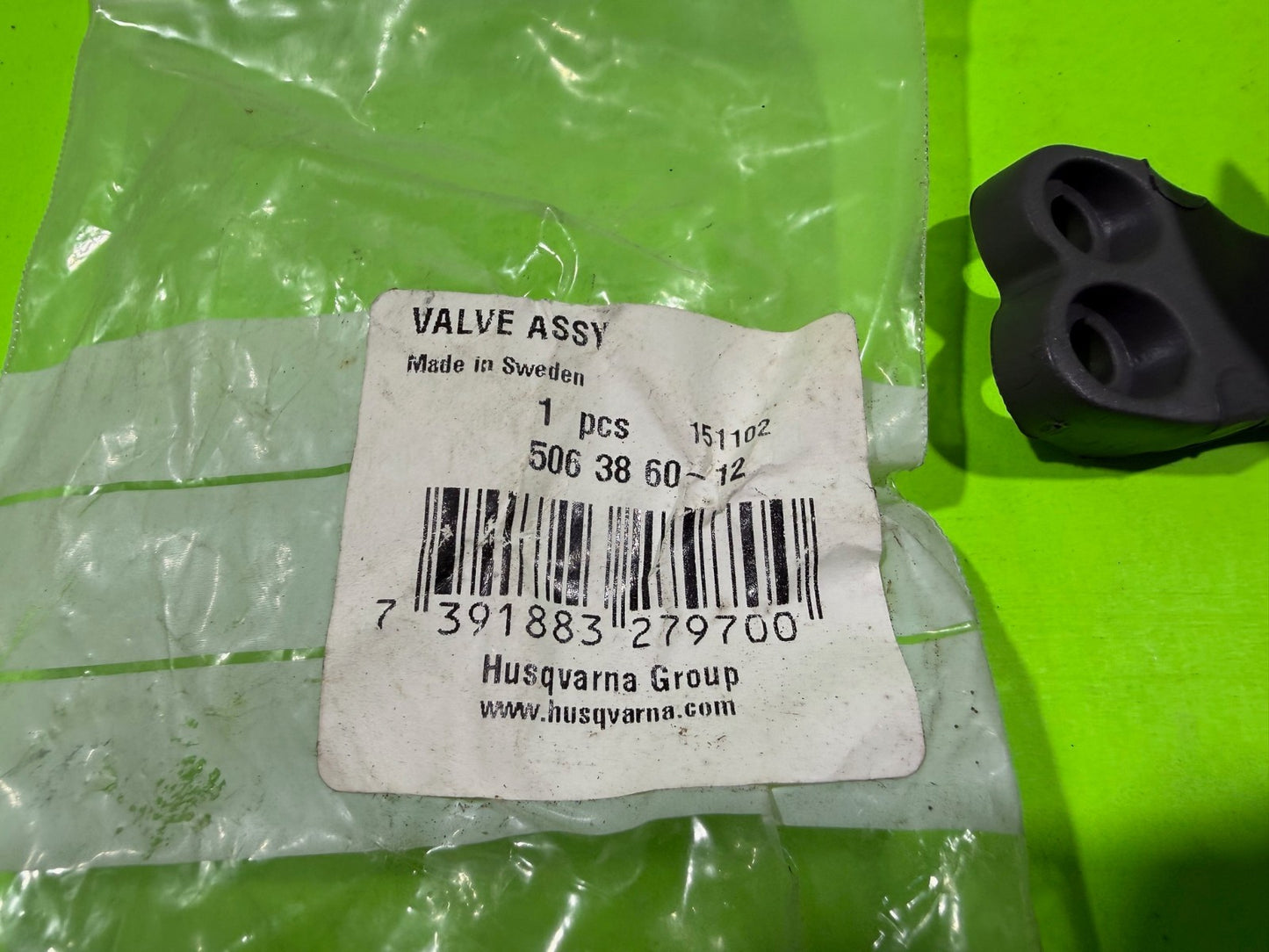 Genuine OEM Husqvarna 506386012 Valve Assembly K1260 K30 K750 K760 K9601