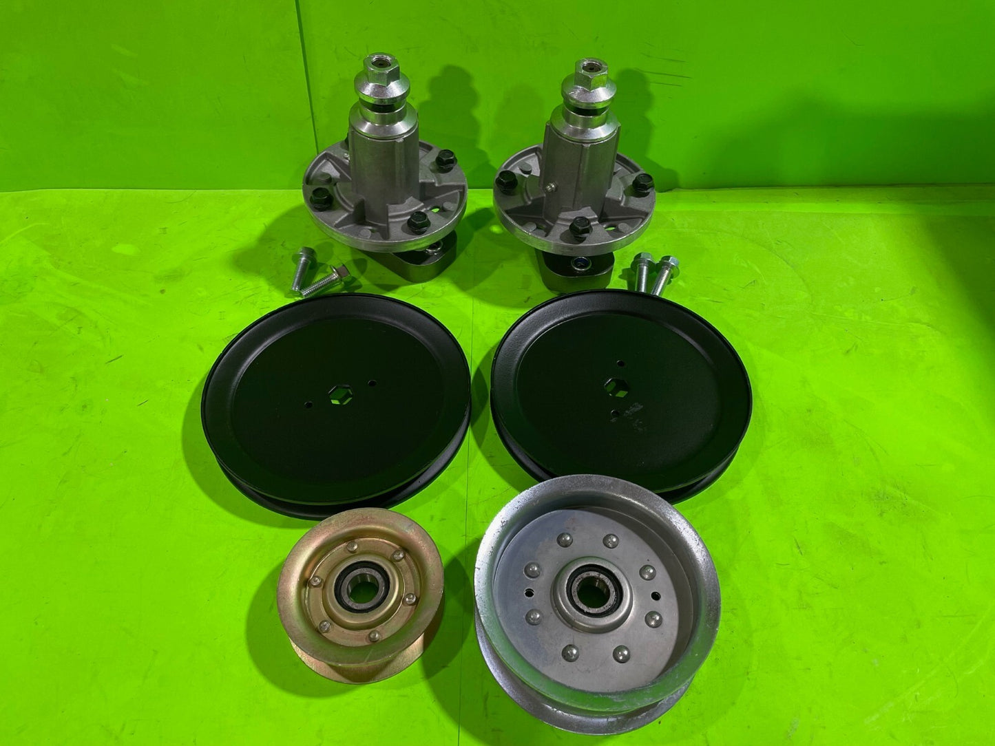 John Deere 42"  Spindles, Idlers, Pulleys L105 L107 L110 L108 L118 L111 GX200670