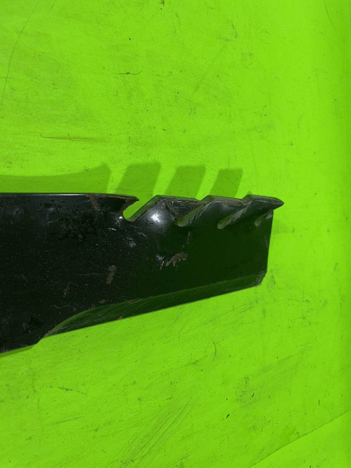 Genuine OEM Husqvarna 593077902 Gator Blade For 54 In Cut1