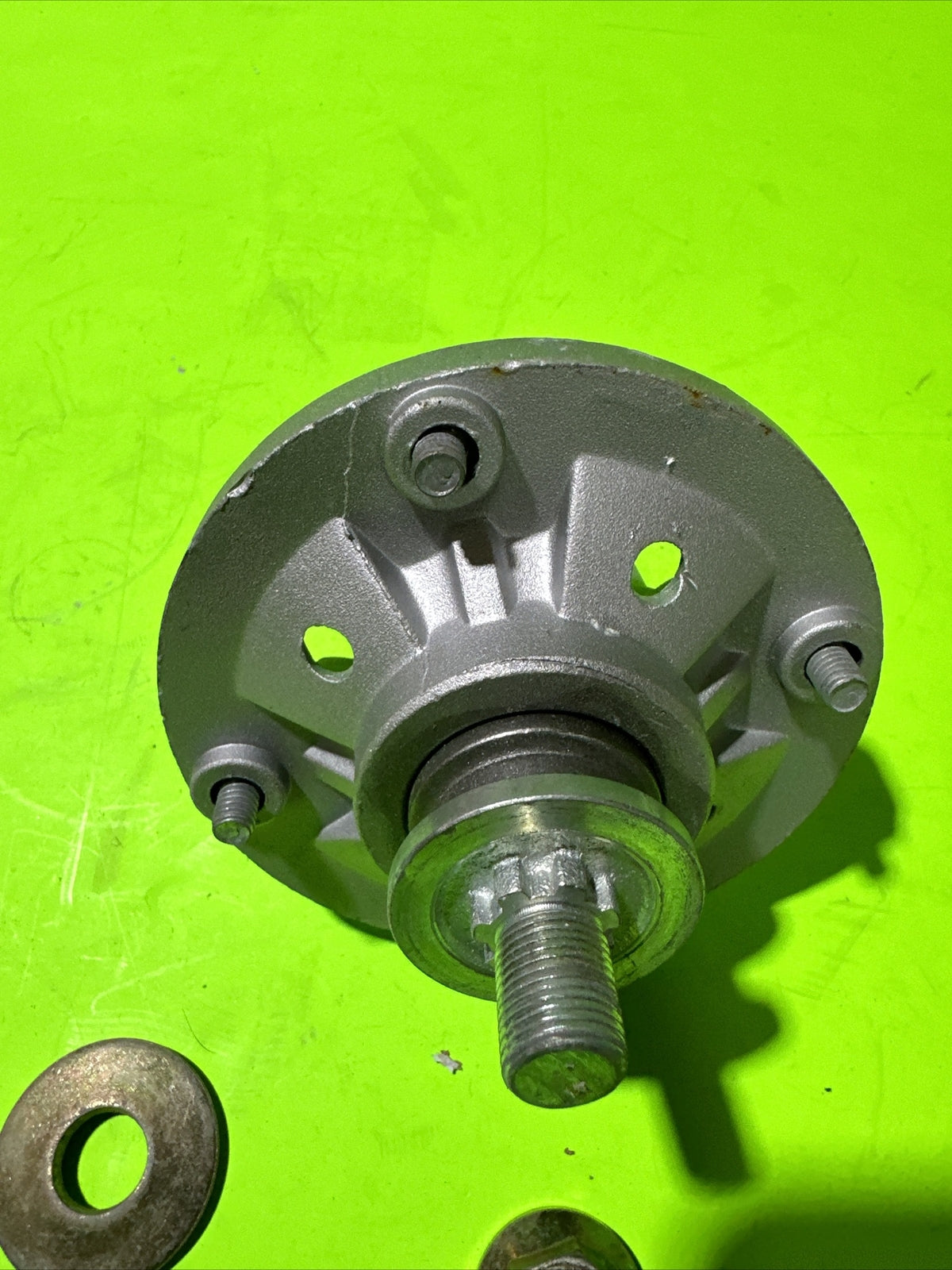 Spindle Assembly for John Deere E100 E110 E120 E130 E140 E150 E160 E170 E1805