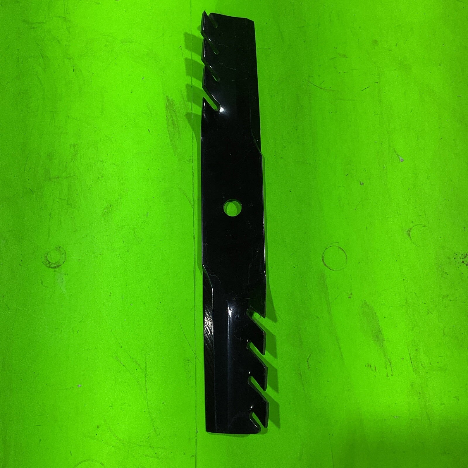 Single Genuine OEM Husqvarna Dixon 539119863 Gator Blade For 50" Cut 139523