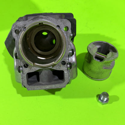 Genuine Husqvarna Cylinder Piston Assembly 577764705 5777647077