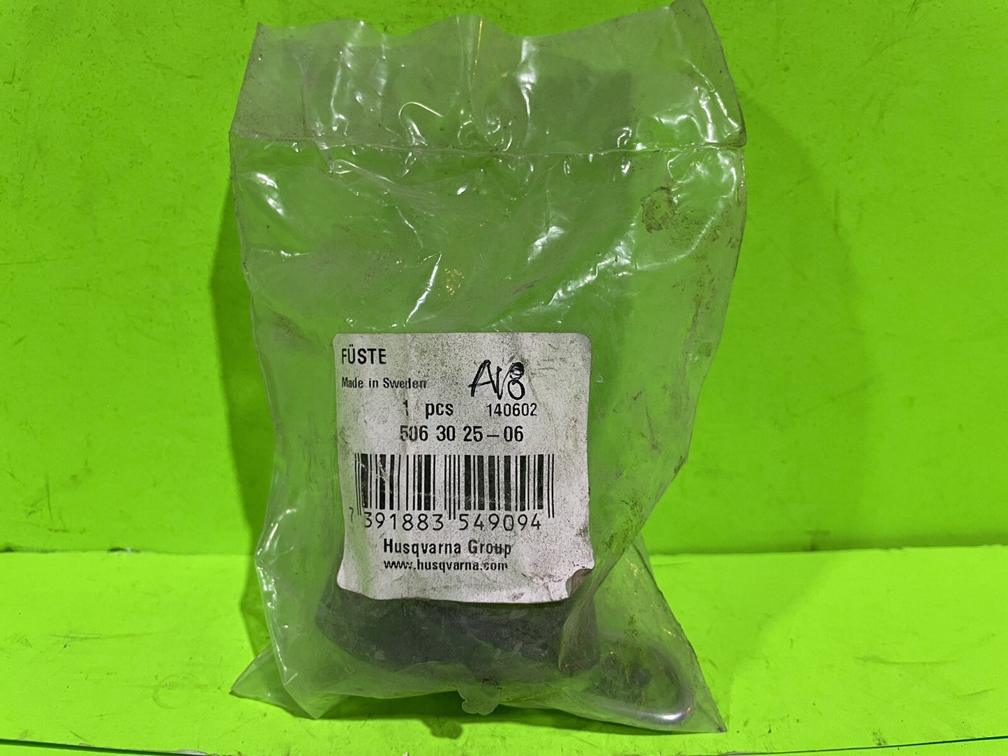 Genuine Husqvarna 588731402, 506302506 Bracket for K9706
