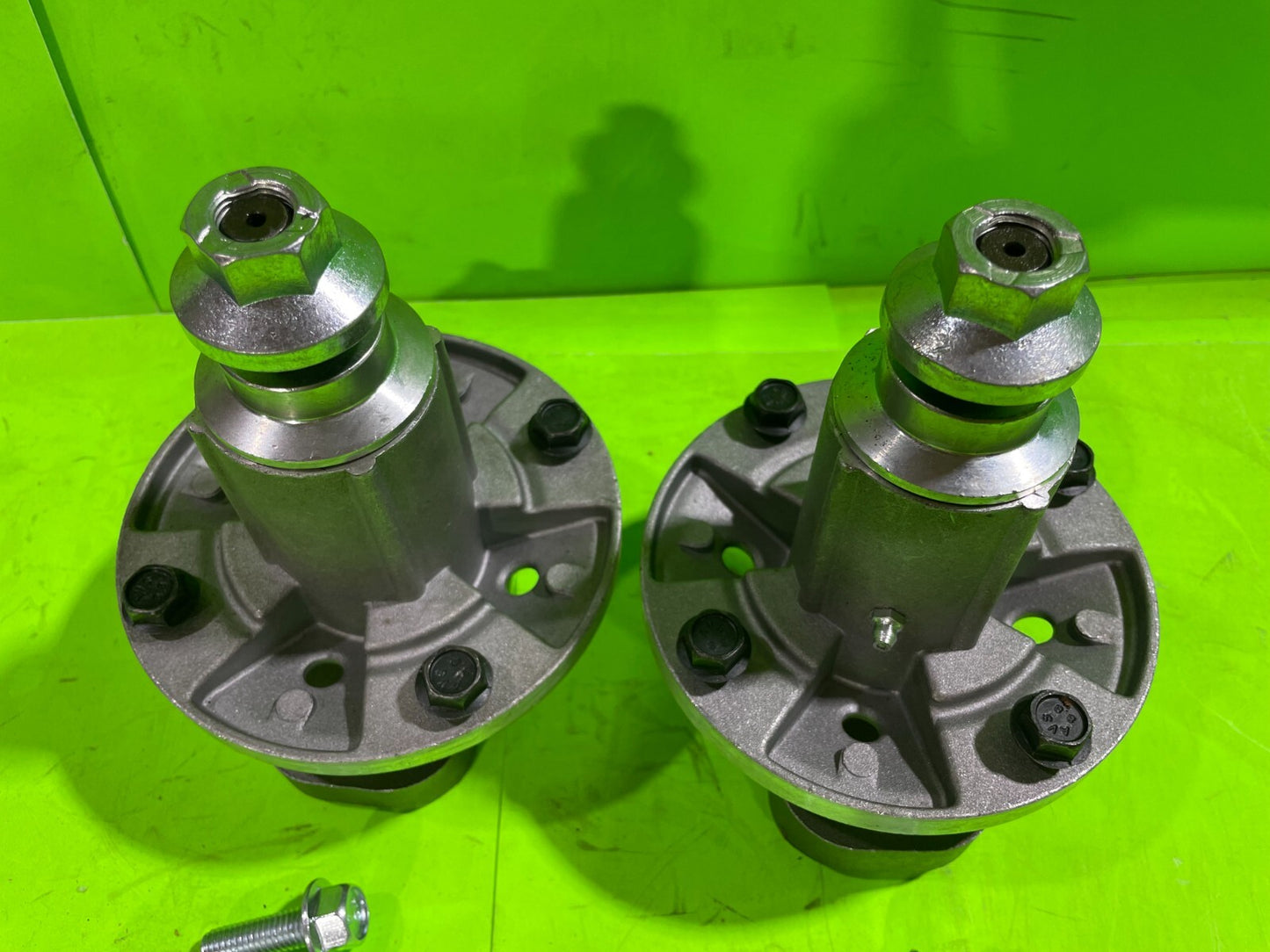 NEW for John Deere L2548 42" Deck Spindle Assembly Set of 2 GY20050 GY207854