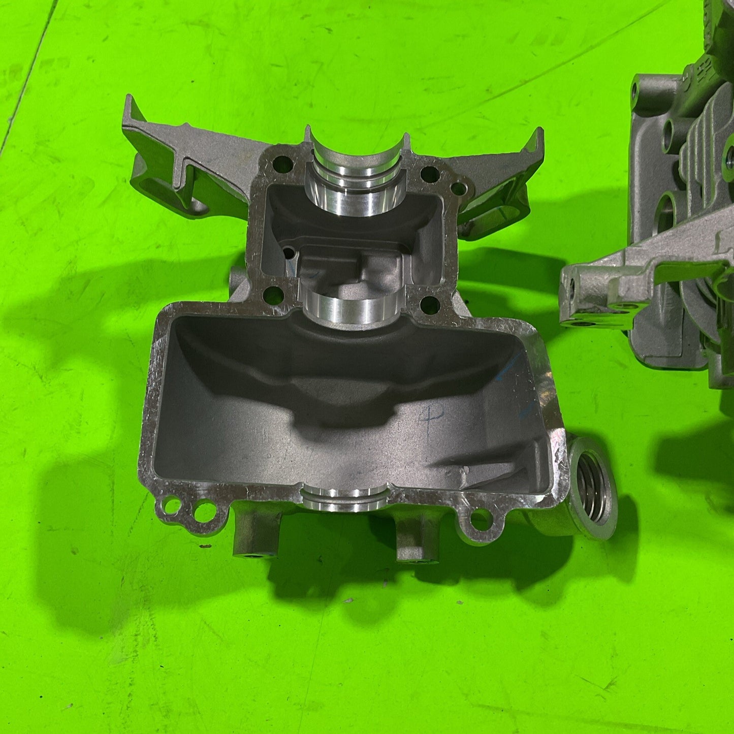 Genuine OEM Husqvarna 531008721 Trimmer 224L Shortblock Crankcase/Cylinder2