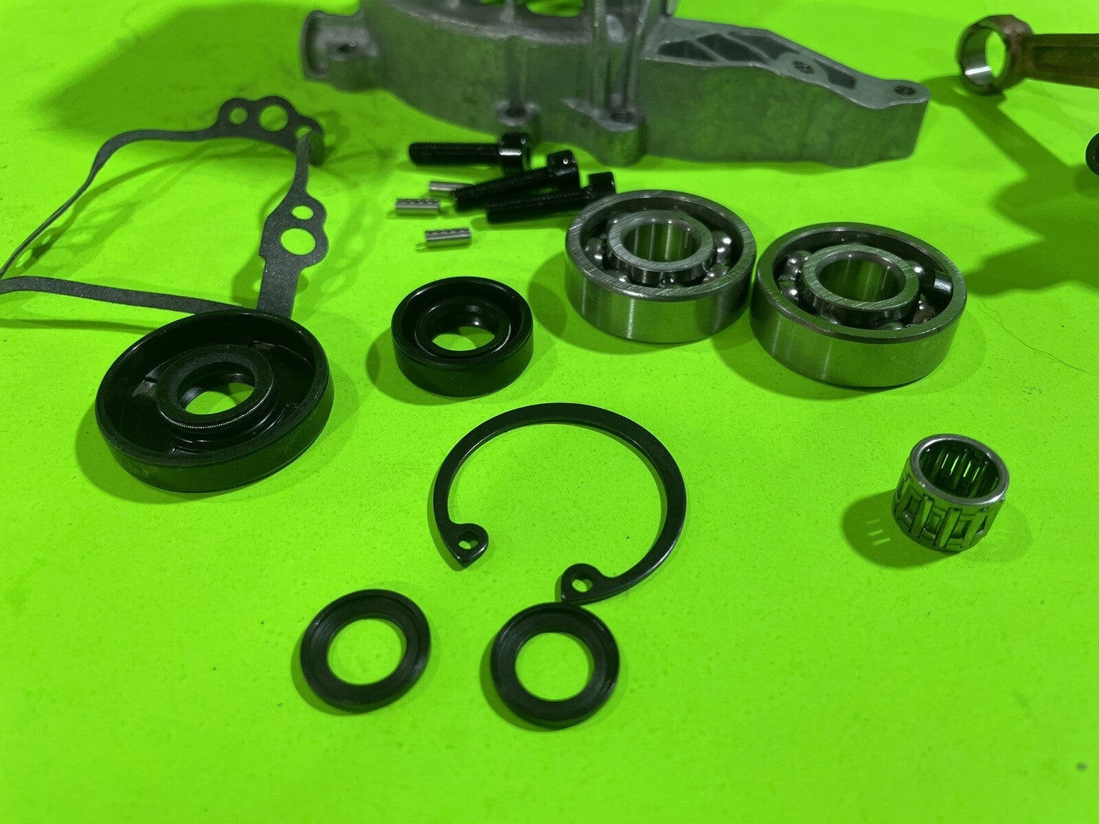 Genuine Husqvarna 575803801 Crankcase Crankshaft Kit Poulan PP130 PP30 SM30SB3