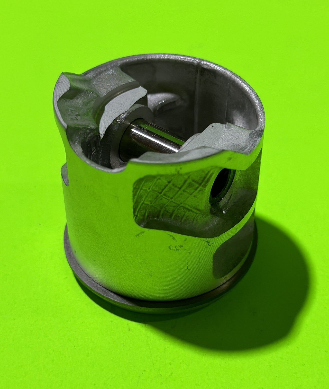 Genuine OEM Husqvarna 577047006 Piston Assembly CS2252 CS2253 545 550XP/XPG2