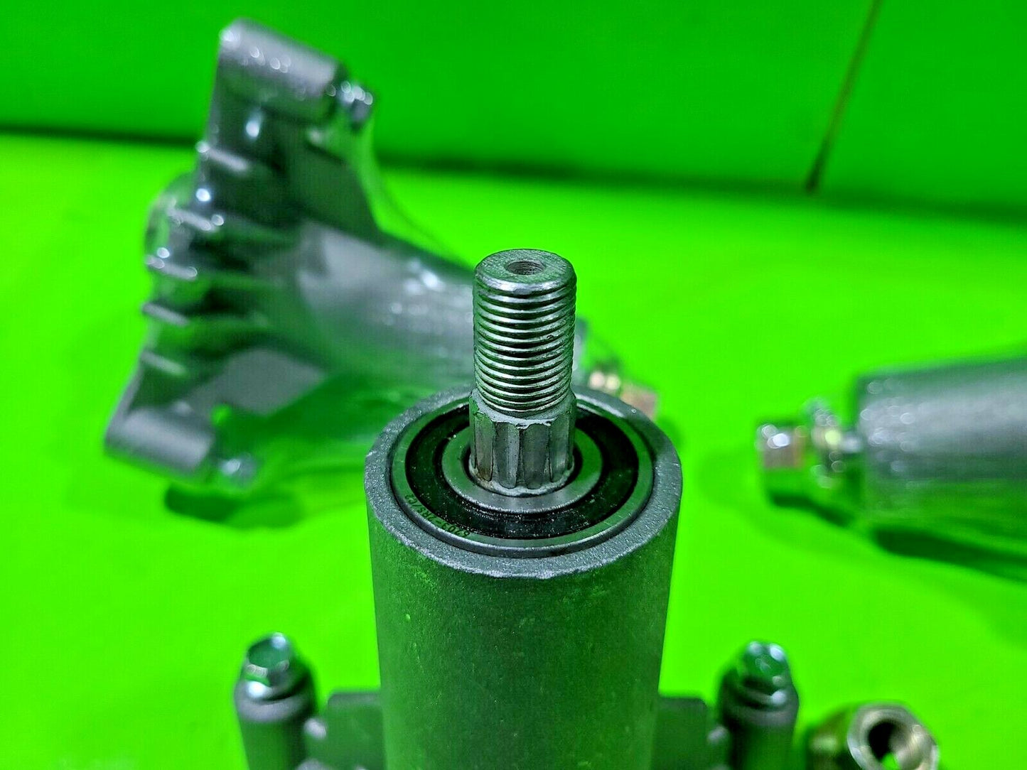 6 PACK SPINDLE ASSEMBLY FITS AYP 130794, 8479, 532130794, 82-225, 285-3833