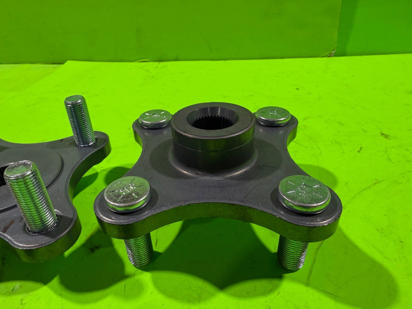 NEW Genuine OEM Hydro Gear Part # 72073 Hub Kit-Wheel 1/2 with Locknuts5