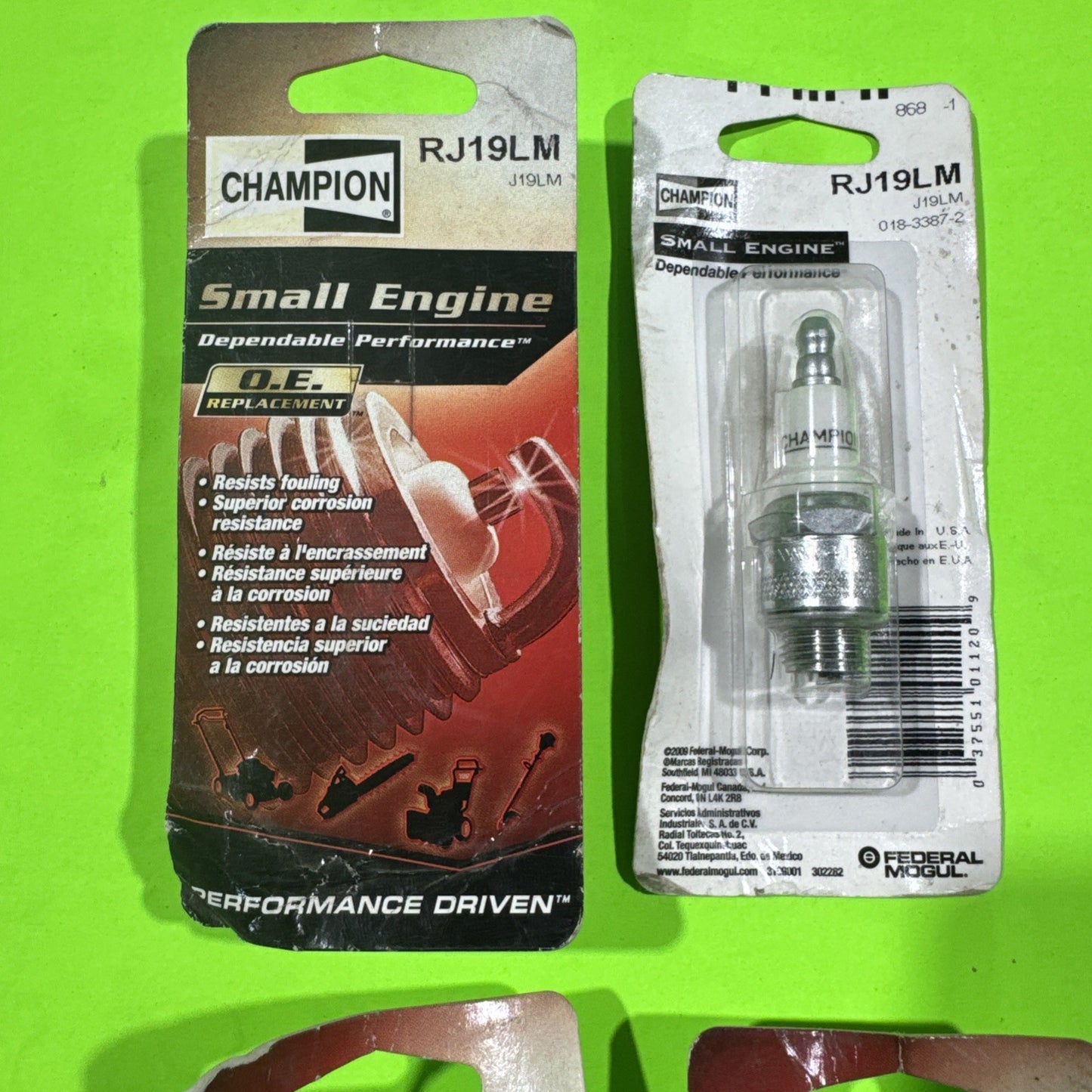 4 PACK OF NEW GENUINE OEM CHAMPION RJ19LM SPARK PLUG; SET OF FOUR PLUGS1