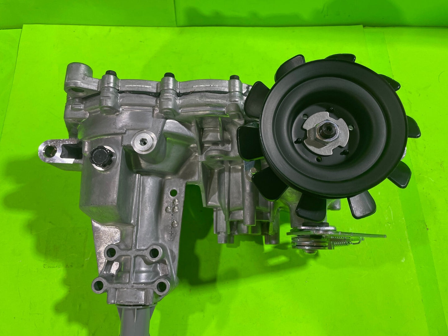 Hydro Gear ZC-AUBB-8D8B-2WPX Hydrostatic Transmission ZT-2200 EZT2