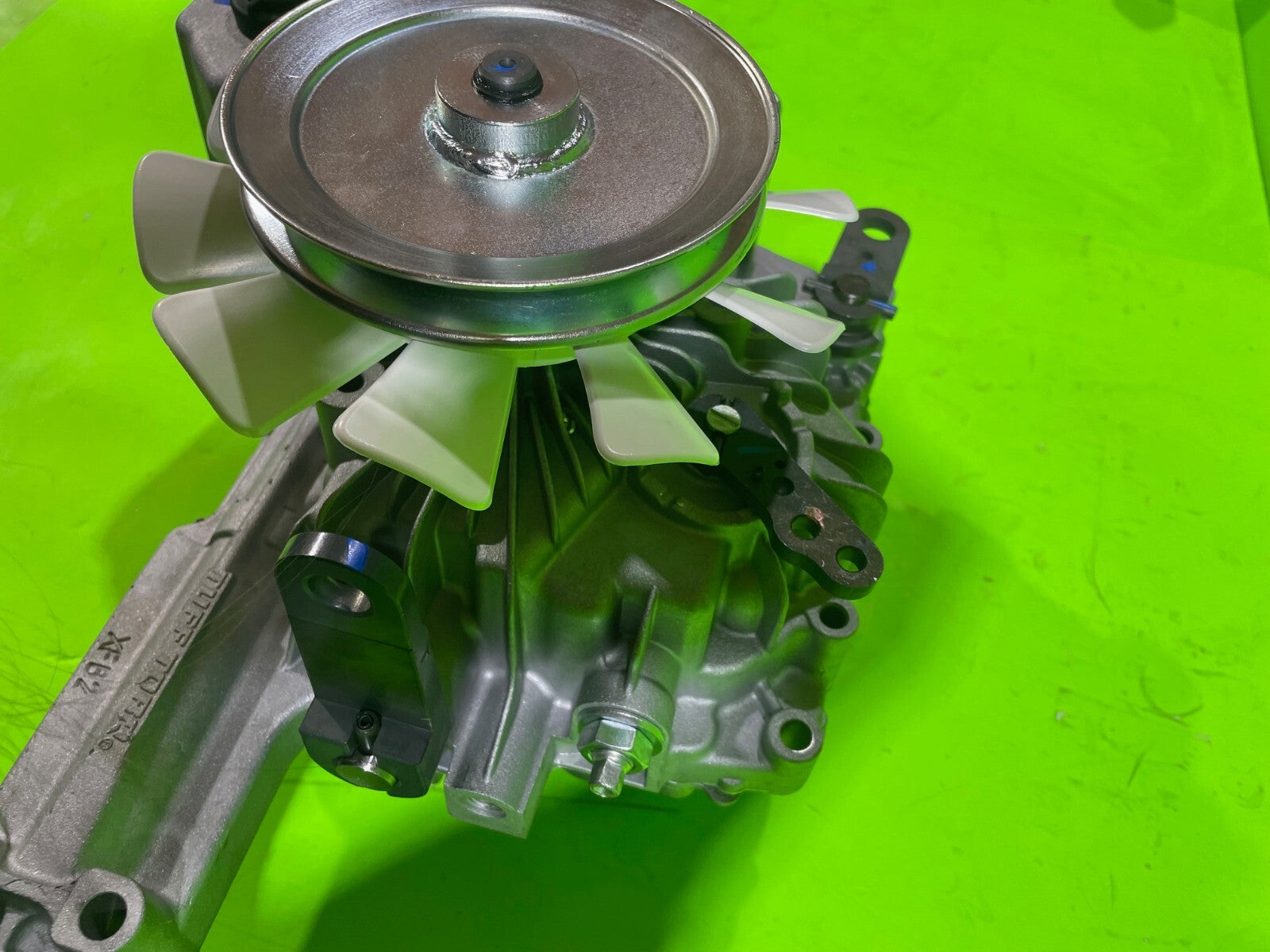 OEM Hydrostatic Transmission for John Deere MIA10959 X300 Above S/N 040000 K46BR7