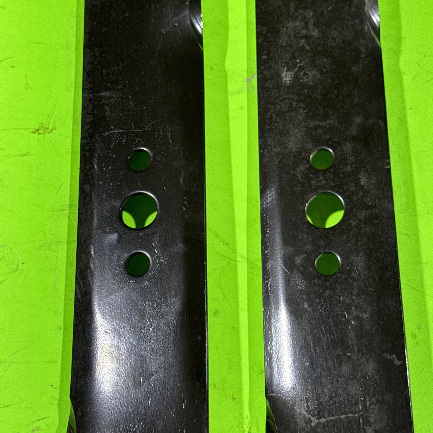 New 2 HUSQVARNA CRAFTSMAN POULAN AYP  20 PUSH MOWER BLADES 146749 PACK OF TWO1