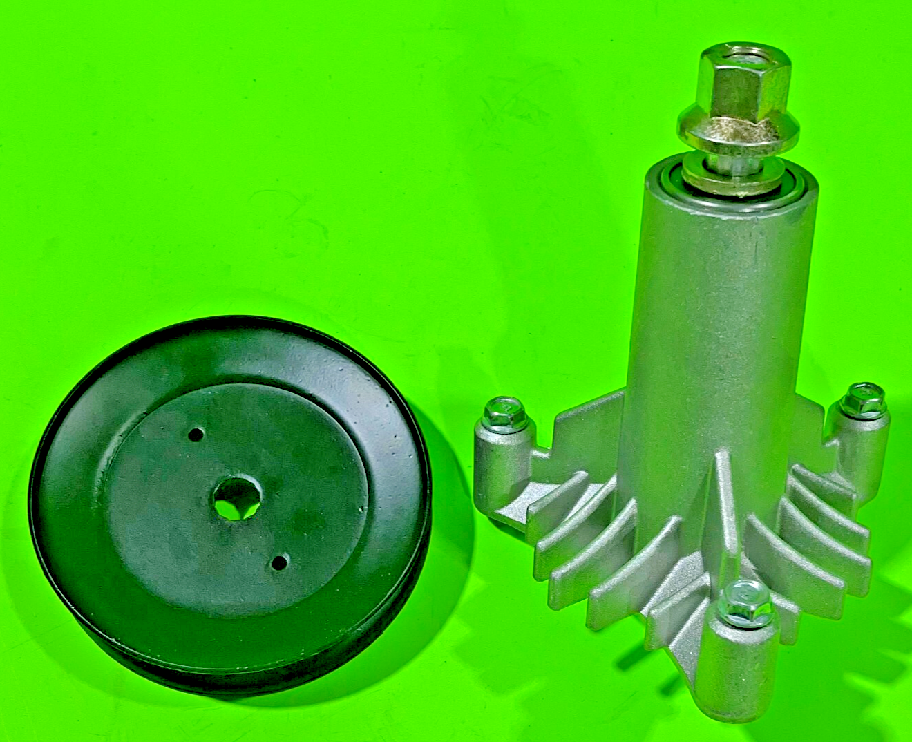 NEW Spindle & Pulley For Craftsman 917255695 42" Deck replaces 130794 1734360
