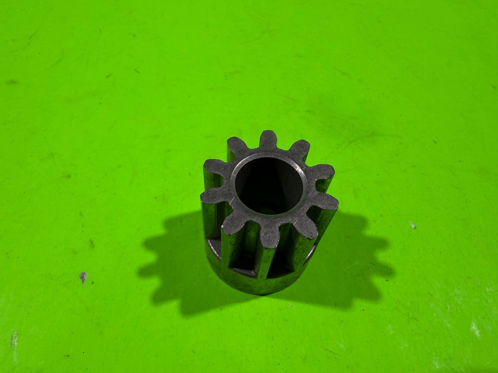 Genuine OEM Husqvarna 516921600 Left Pinion Royal Walk Behind Mowers1