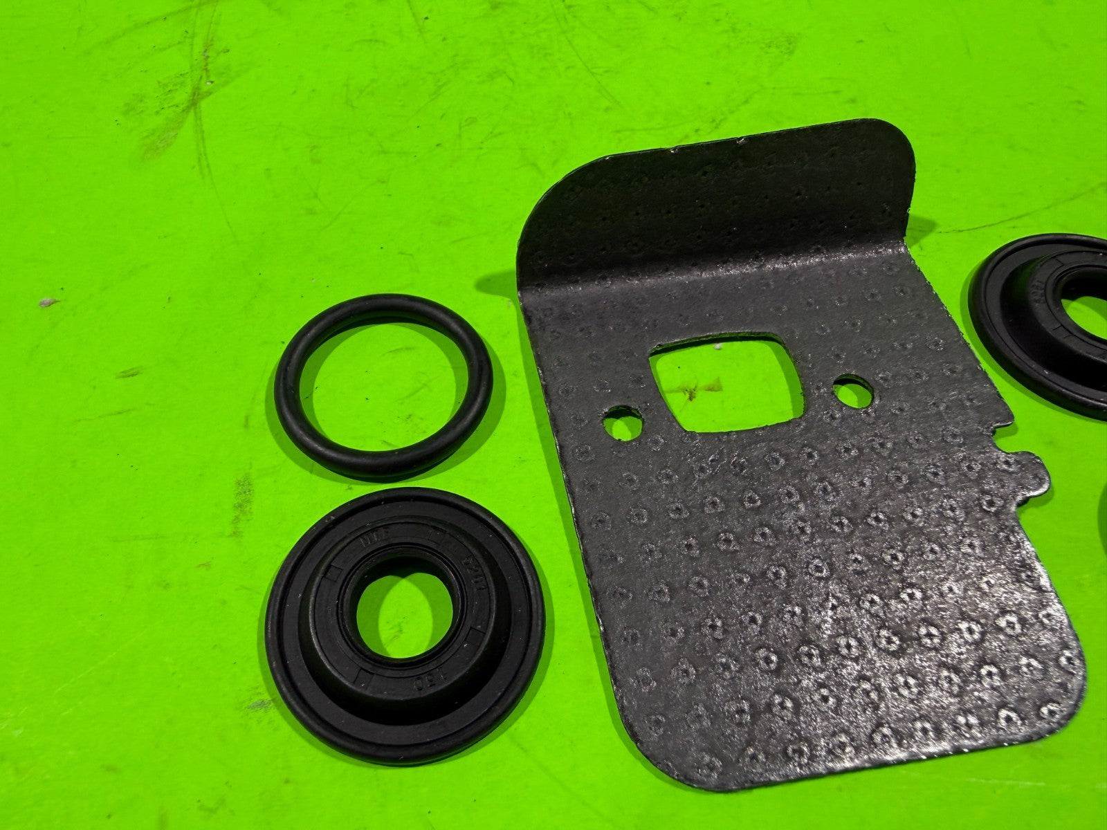 NEW Genuine OEM Husqvarna 545081813 Gasket Kit Leaf Blower Craftsman Poulan1