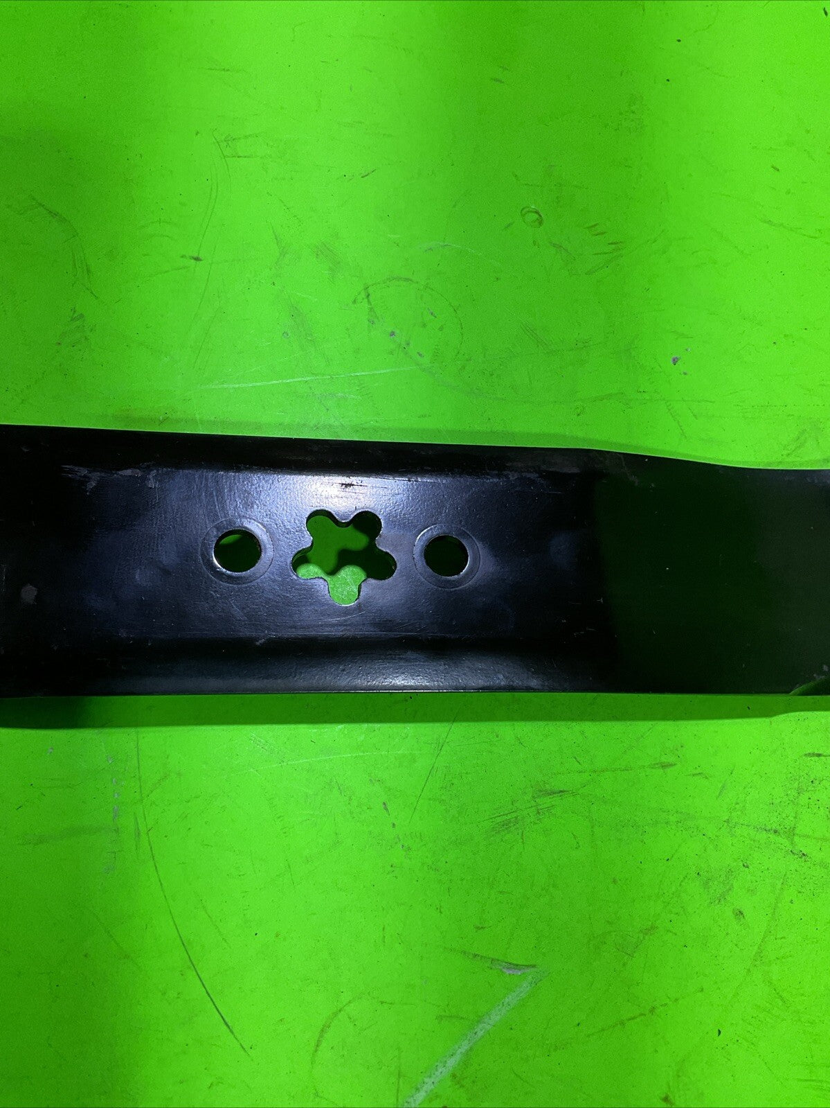 Genuine OEM Husqvarna 580258102 Mower Blade 21" 4-in-1 2 Pin 5 Star Center Hole1