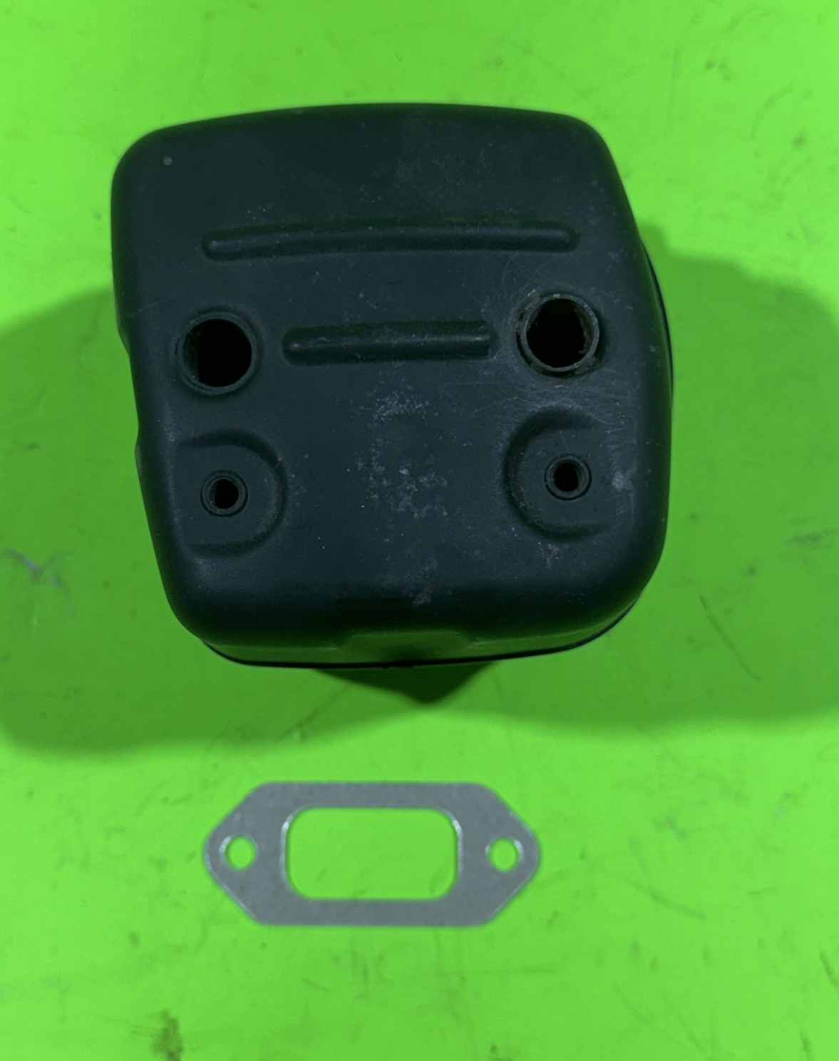 New OEM Husqvarna Chainsaw 585448201 Muffler & Gasket Assembly  385/390XP CS21863