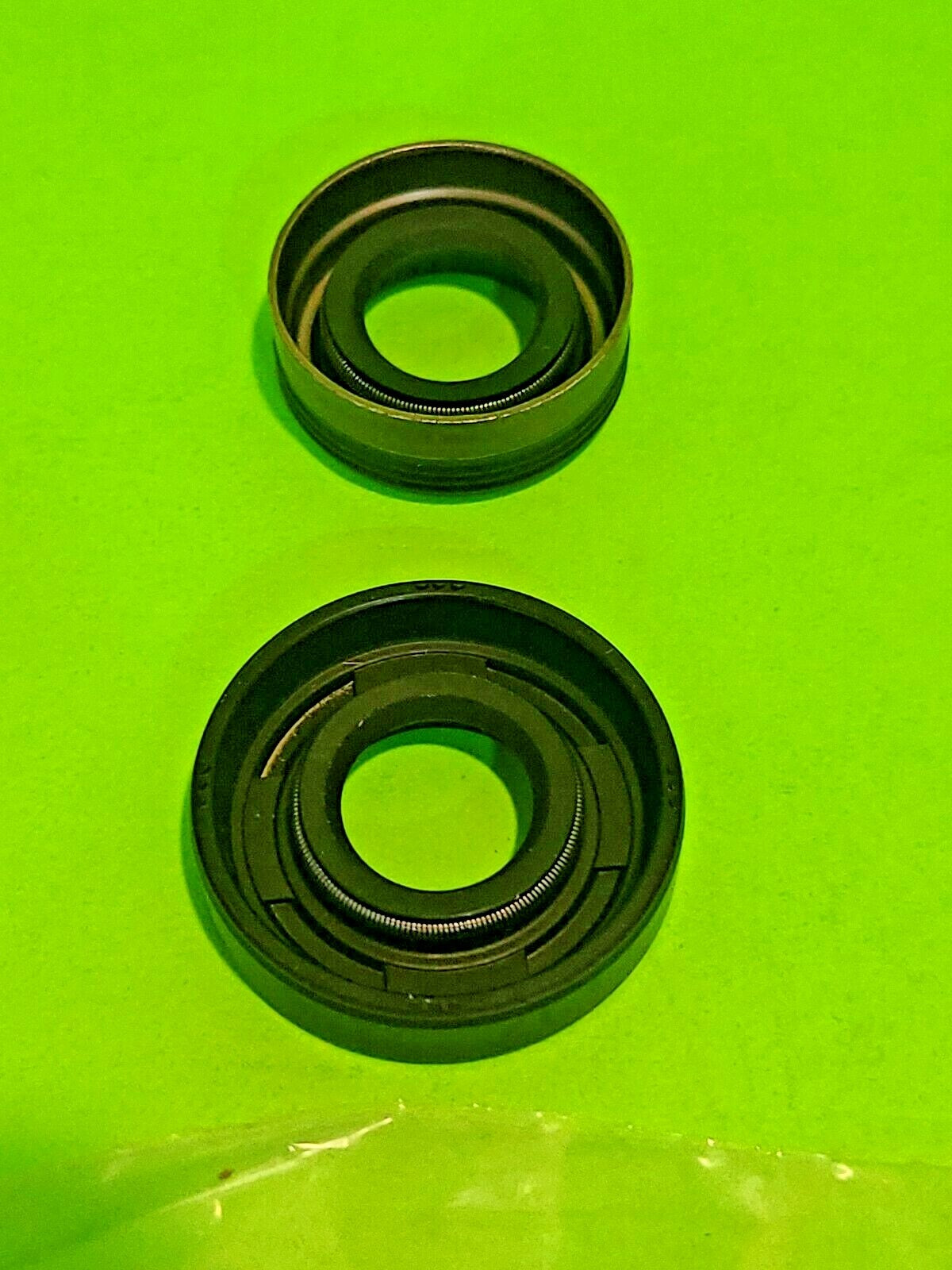 Husqvarna 530071615 Line Trimmer Engine Crankshaft Seal Kit Genuine OEM part3