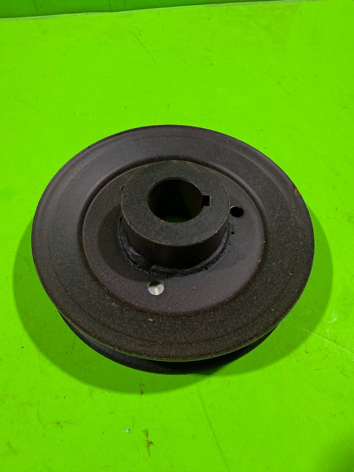 Genuine OEM Husqvarna Spindle Pulley 539104421  52" Deck1
