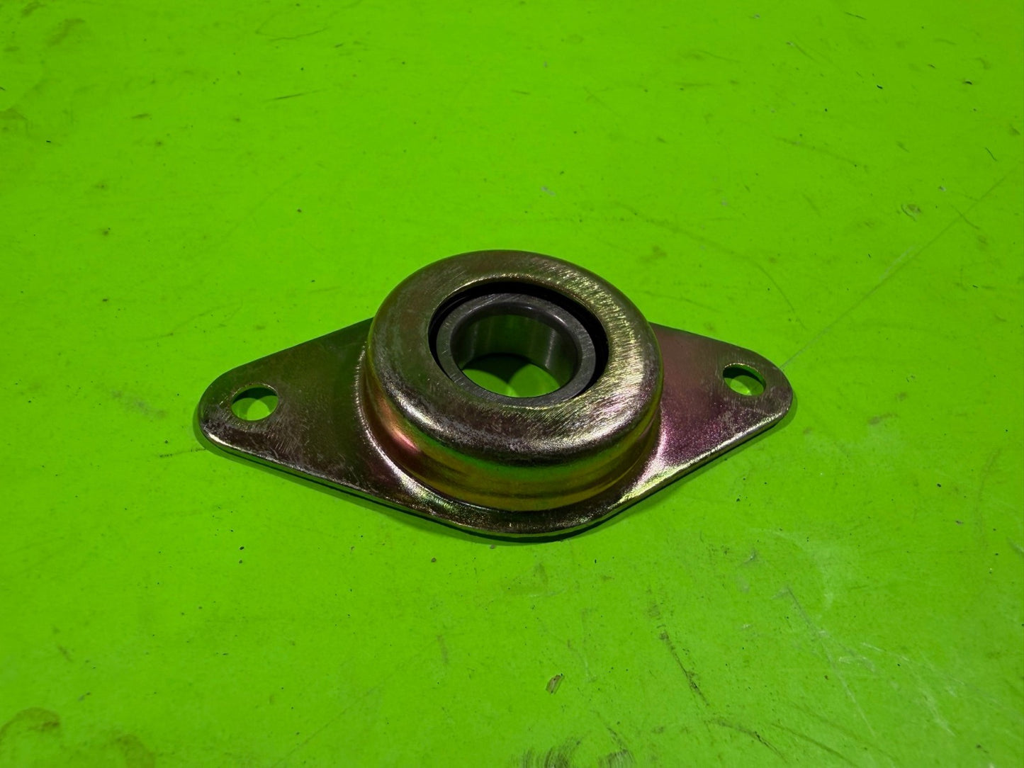 Genuine OEM Husqvarna 601400074 Plate and Bearing Assembly For 21" Snow Blower0