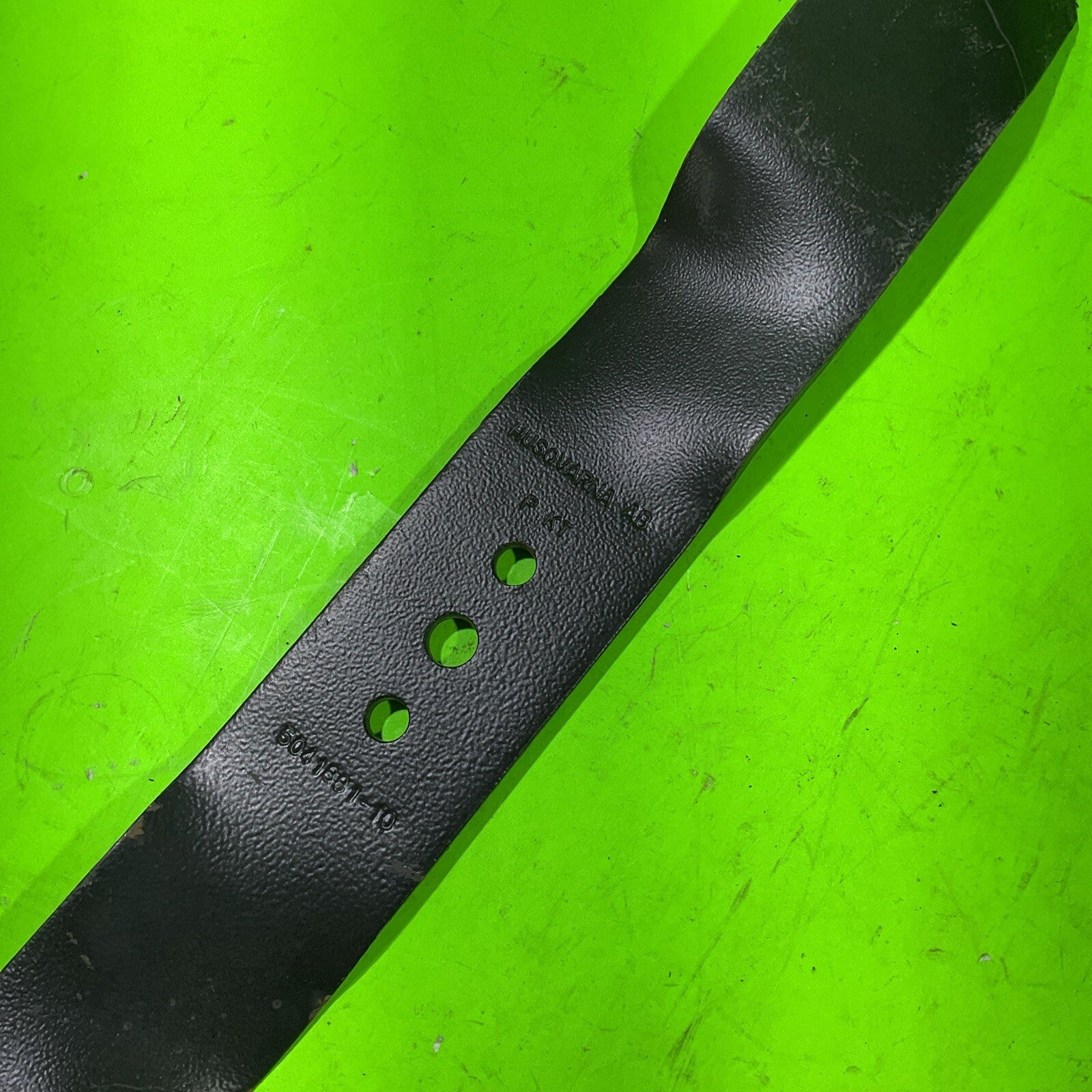Single Husqvarna 504188110, 544102801 Mower Blade 16-1/2" R316 T R220T R322T+5