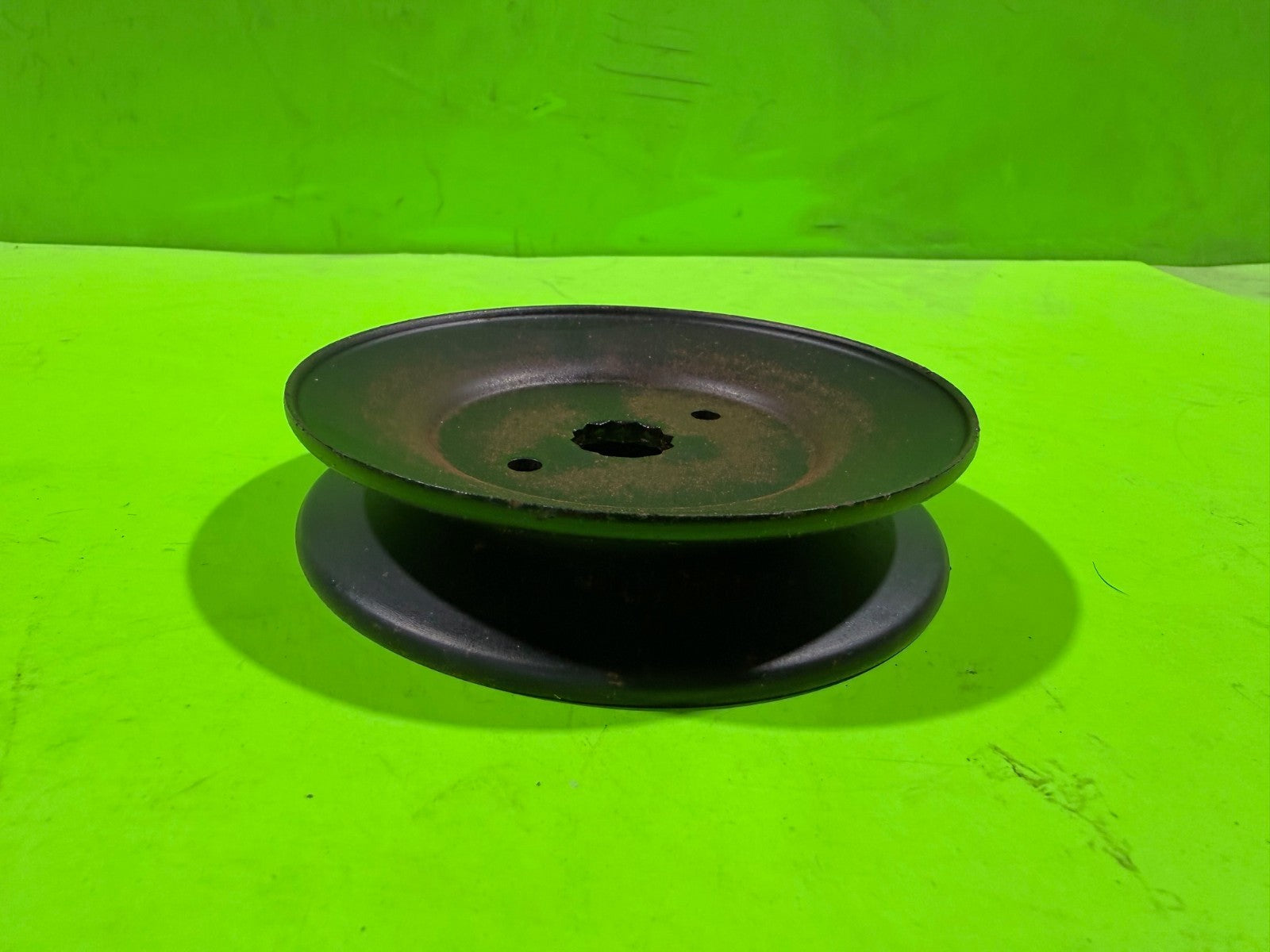 Genuine OEM Husqvarna 525348501 Mandrel Pulley Poulan AYP Dixon2