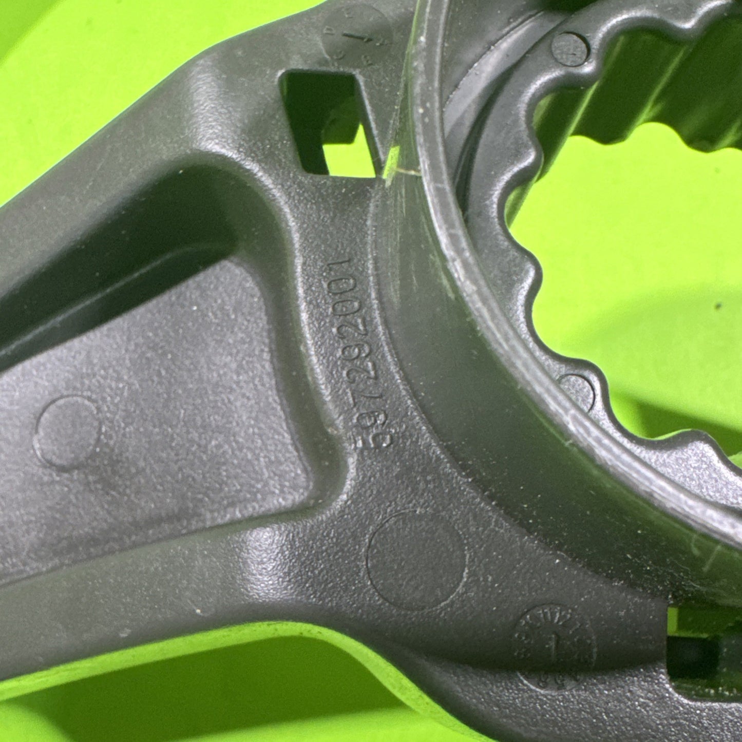 New OEM Husqvarna 597866101 597292001 Steering Wheel YTH18542 YTH21546 YTH24V483