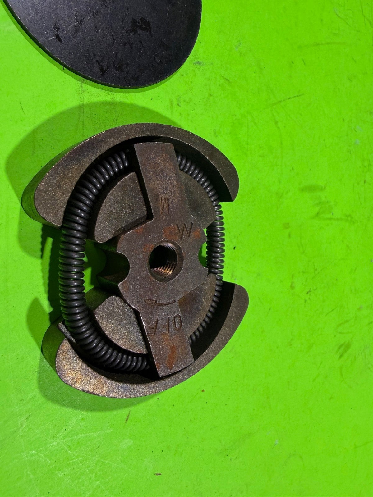 NEW Genuine OEM Husqvarna Poulan 530069193 Clutch Assembly 2100 2400 23 +2