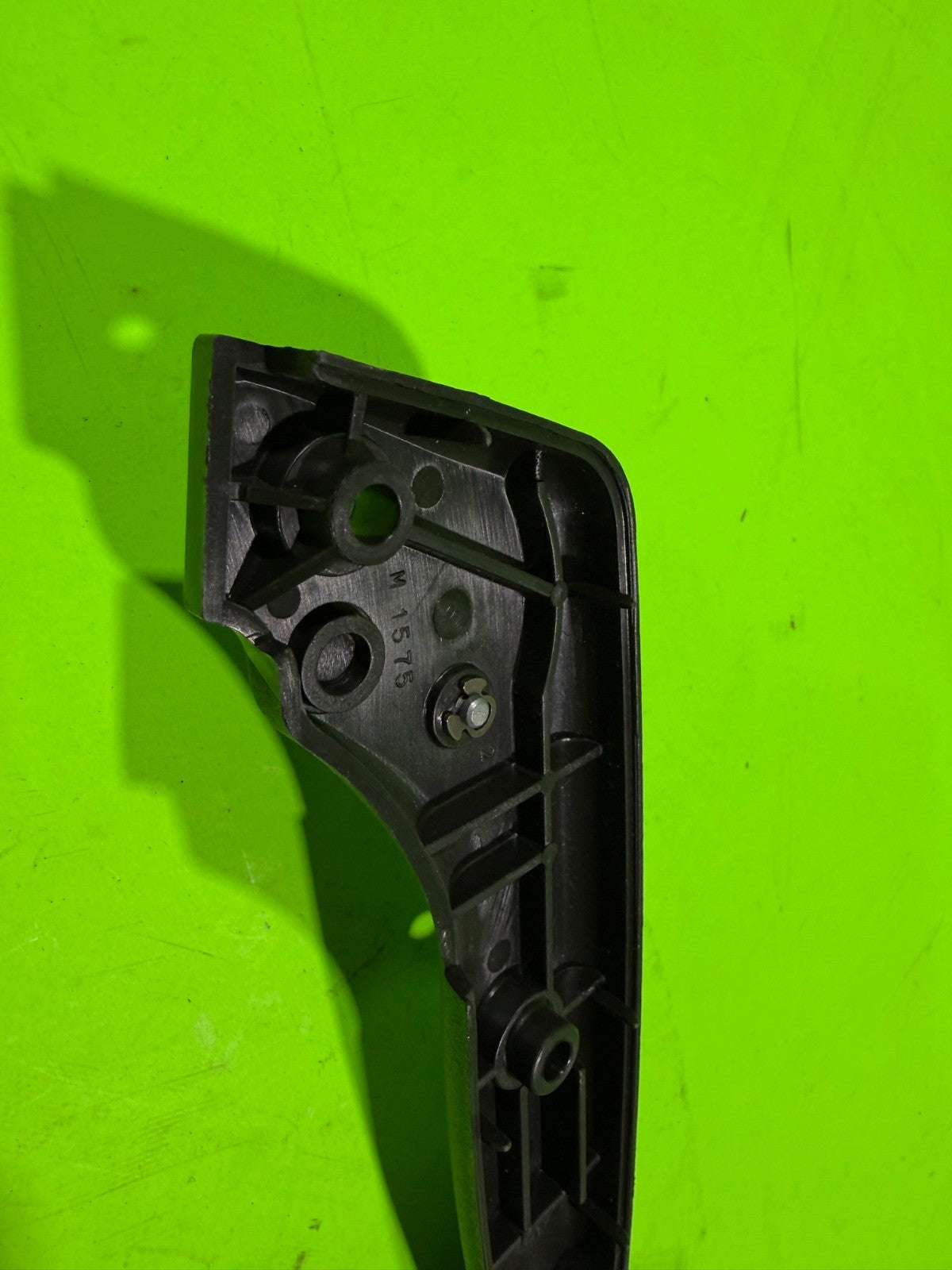 Genuine OEM Husqvarna Throttle Cover Assy 530014160 132HBV4