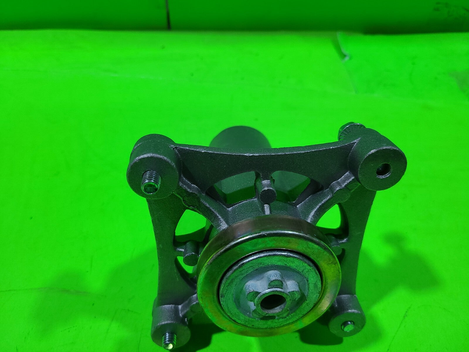 46" 4 BOLT MOWER DECK SPINDLE ASSEMBLY FITS HUSQVARNA 532192870 FREE SHIPPING2