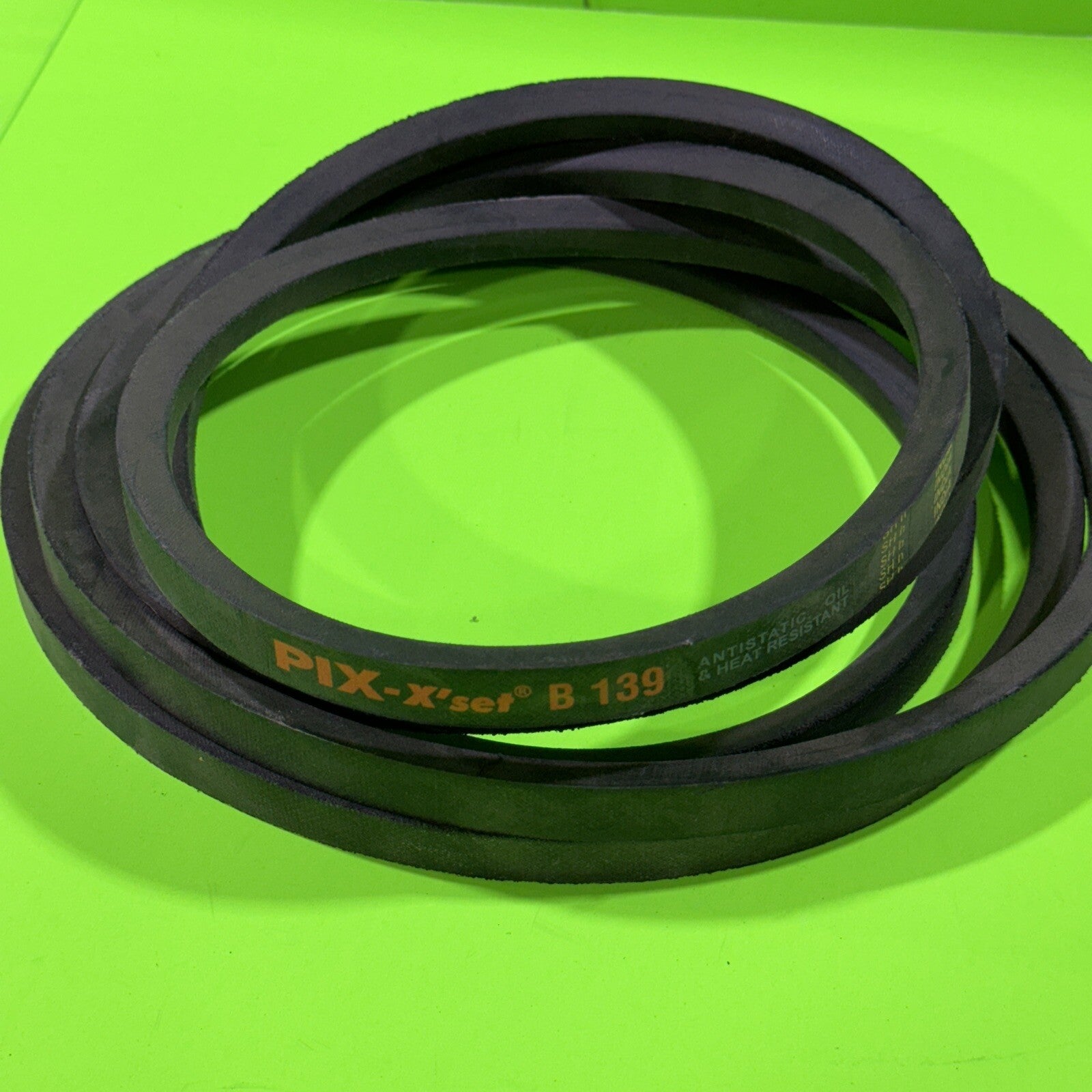 5/8" x 142" Classical V-Belt B139 5L1420 B1B1395