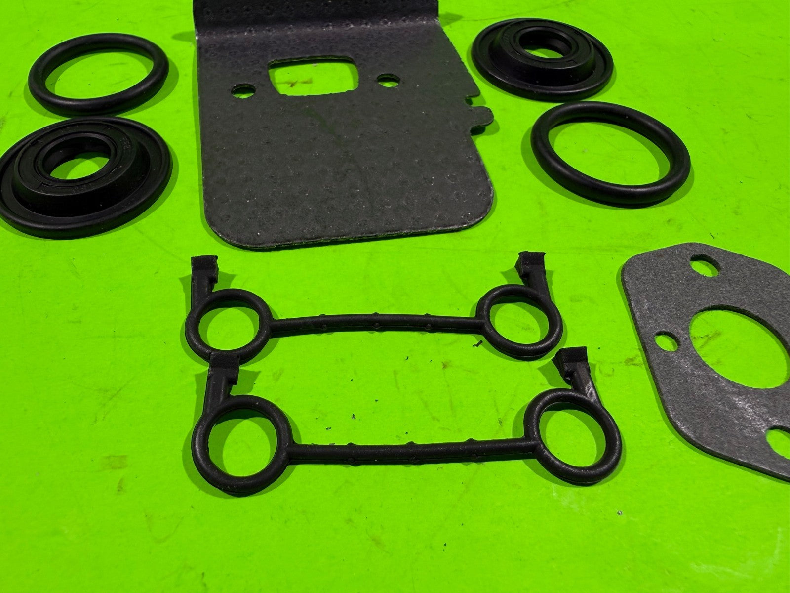 NEW Genuine OEM Husqvarna 545081813 Gasket Kit Leaf Blower Craftsman Poulan4
