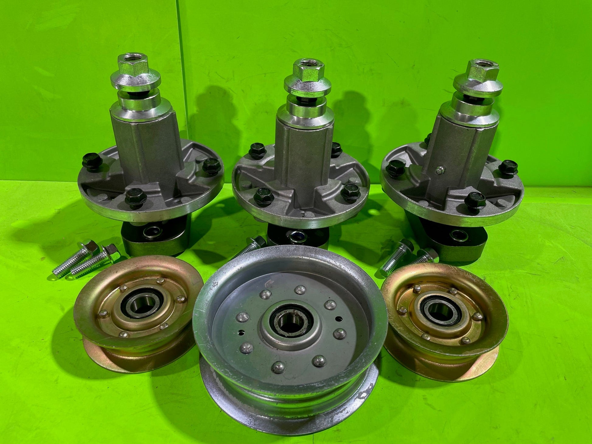 SPK24 John Deere Scotts Sabre 48 inch deck spindle and idler pulley kit secondary product photo